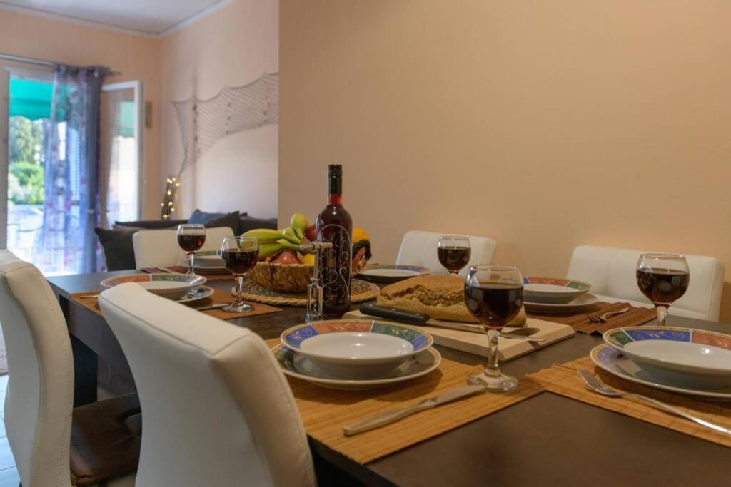 Bright Newly Renovated Apt Near Beach & Center+Ac Anemomylos Екстериор снимка